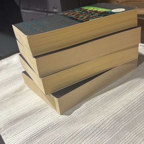 Tim LaHaye & Jerry B. Jenkins Left Behind Series Number 1-4 - Picture 5 of 6